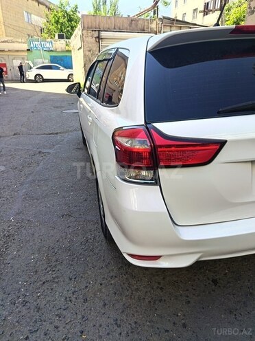 Toyota Corolla Fielder-6