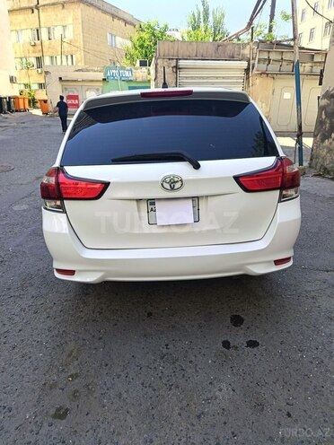 Toyota Corolla Fielder-2