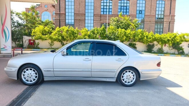 Mercedes E 220-8
