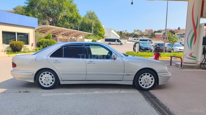 Mercedes E 220-9
