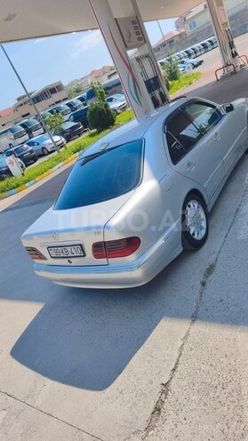 Mercedes E 220-6