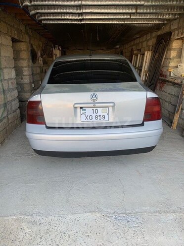 Volkswagen Passat-4
