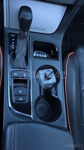 Hyundai Sonata-12