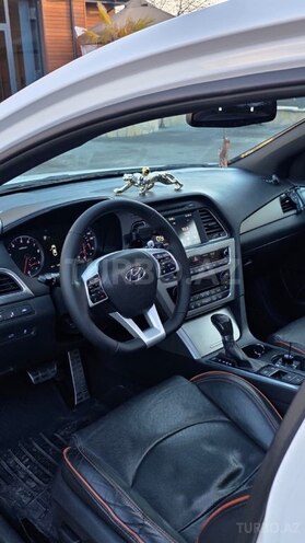 Hyundai Sonata-9