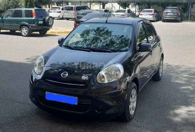 Nissan March-1