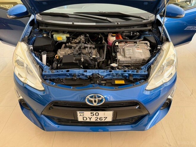 Toyota Aqua-18