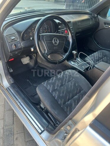 Mercedes C 180-6