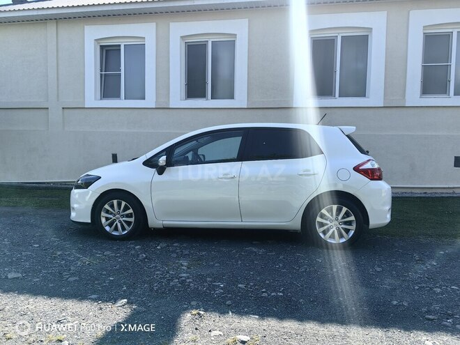 Toyota Auris-3