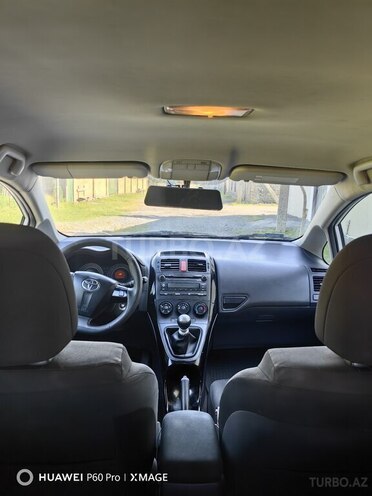 Toyota Auris-15