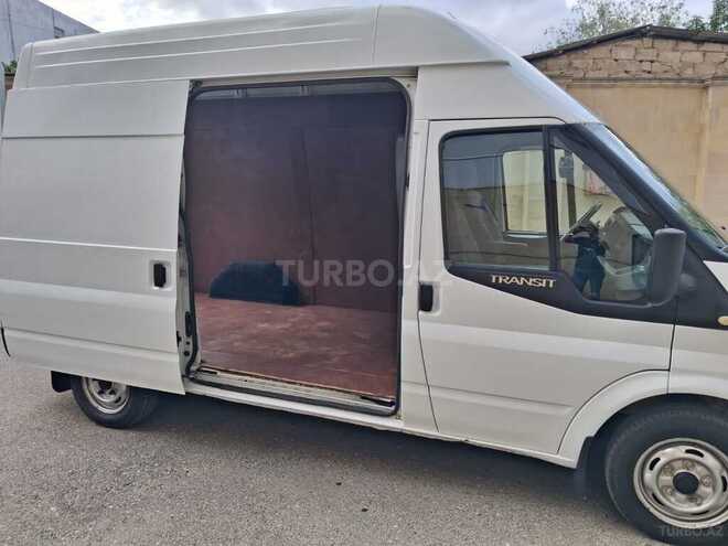 Ford Transit-4