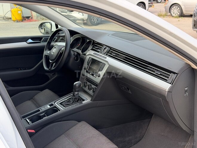 Volkswagen Passat-13