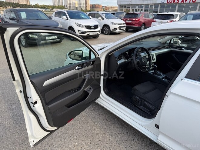 Volkswagen Passat-12