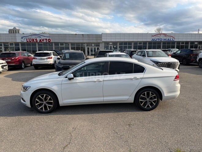 Volkswagen Passat-5