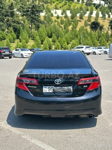 Toyota Camry-3