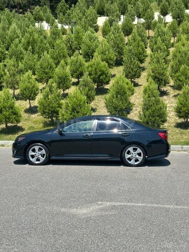 Toyota Camry-9