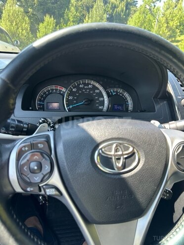 Toyota Camry-17