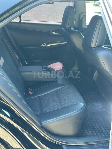 Toyota Camry-13