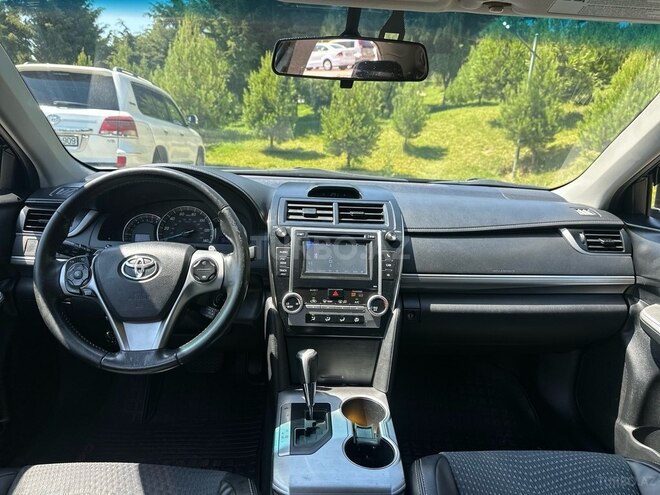 Toyota Camry-16
