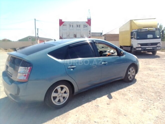 Toyota Prius-4