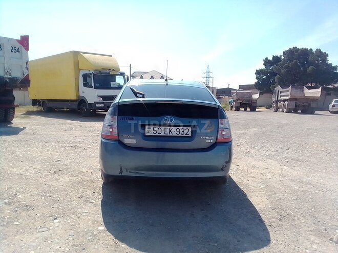 Toyota Prius-5
