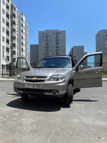 Chevrolet Niva-1