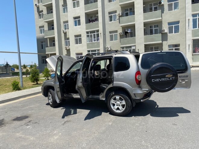 Chevrolet Niva-9