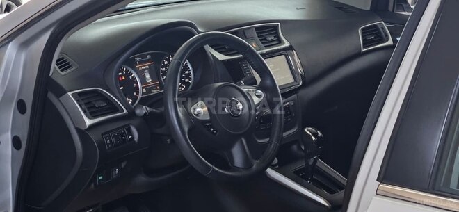 Nissan Sentra-8