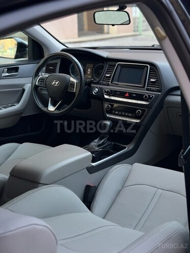 Hyundai Sonata-18