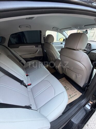 Hyundai Sonata-17