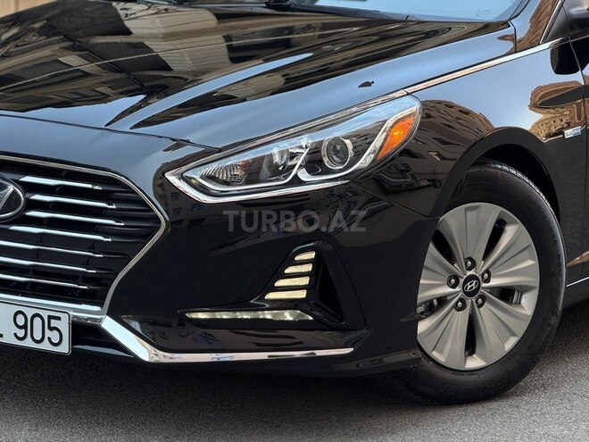 Hyundai Sonata-11