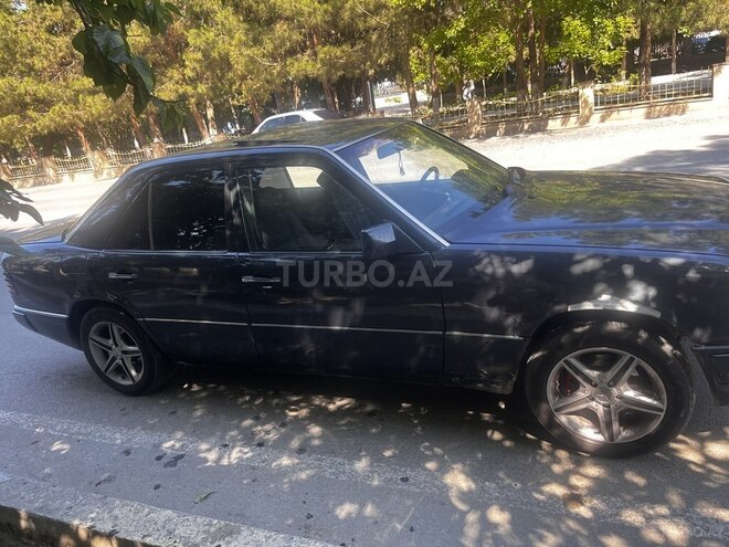 Mercedes 220 E-3