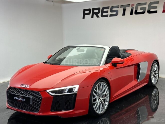 Audi R8-1