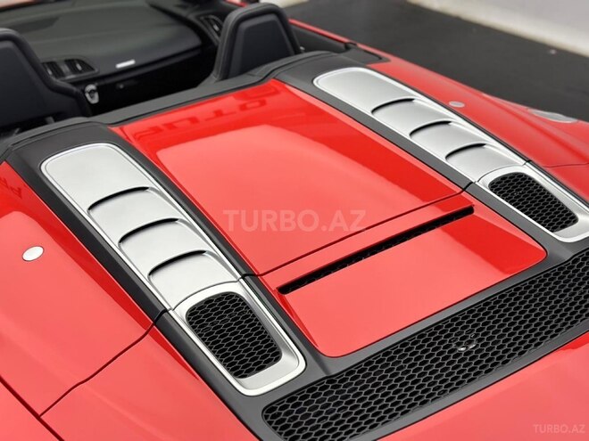 Audi R8-9