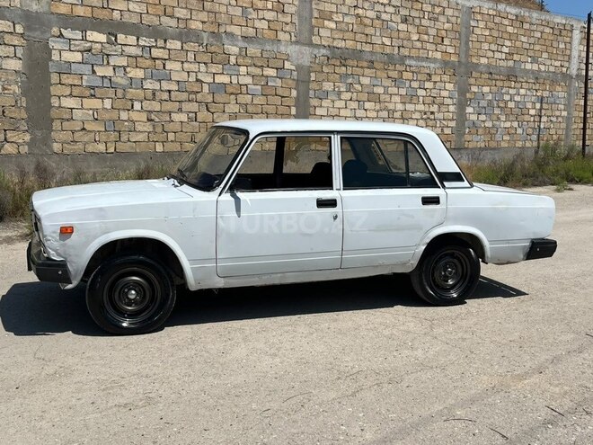 LADA (VAZ) 2107-4