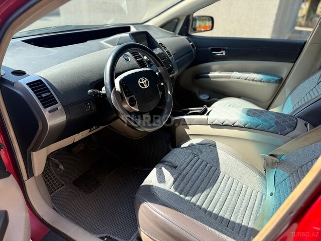 Toyota Prius-8