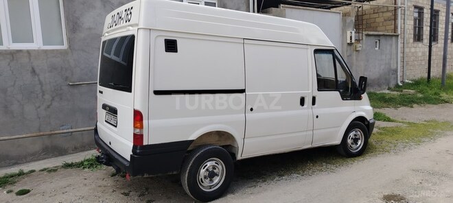 Ford Transit-9