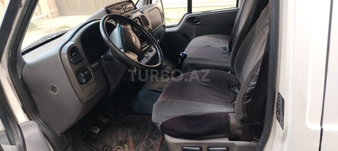 Ford Transit-4