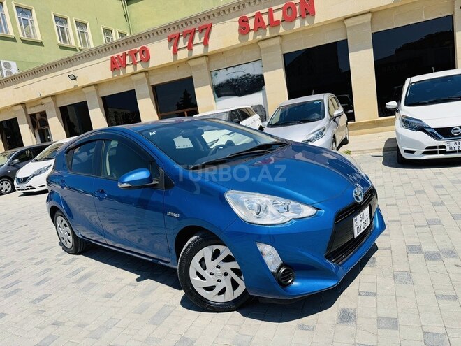 Toyota Aqua-2