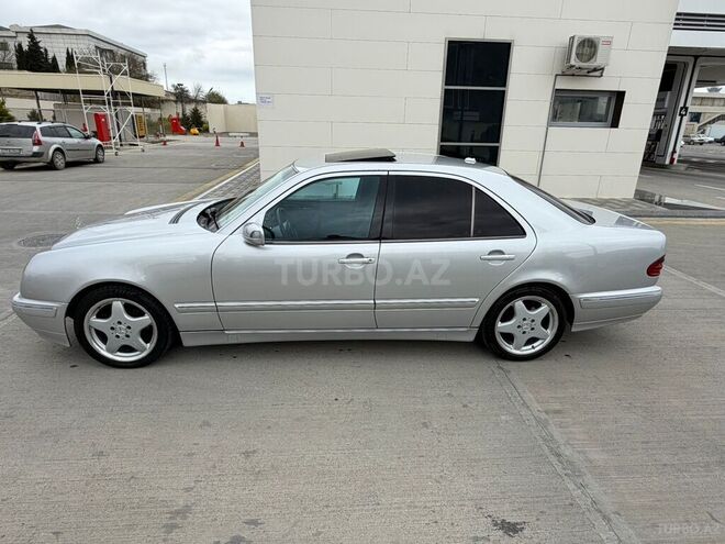 Mercedes E 240-5