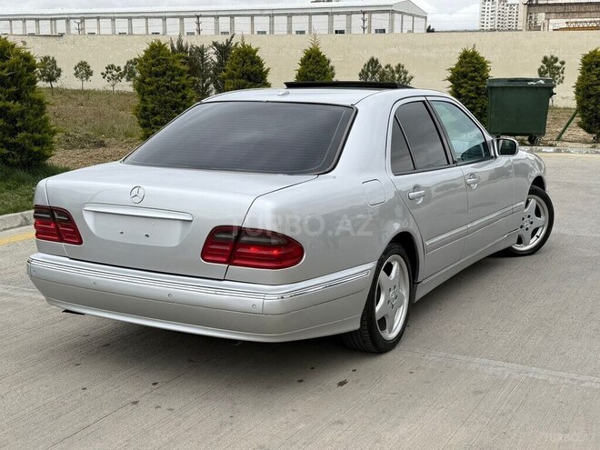 Mercedes E 240-4