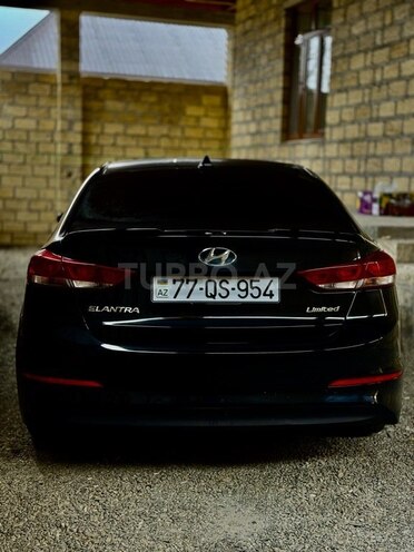 Hyundai Elantra-8