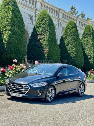 Hyundai Elantra-3