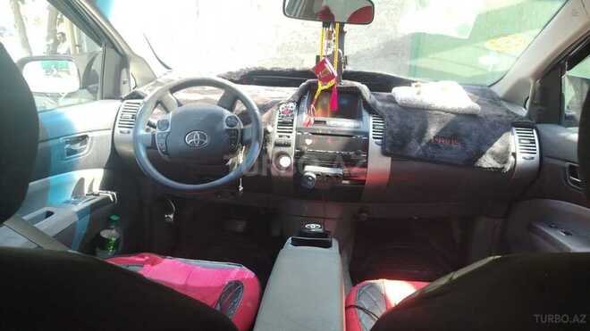 Toyota Prius-4