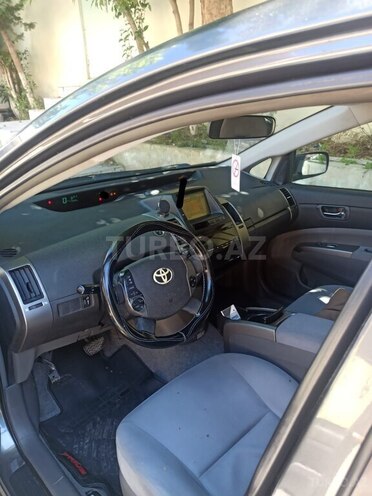 Toyota Prius-8