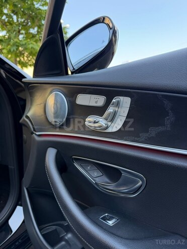 Mercedes E 300-8
