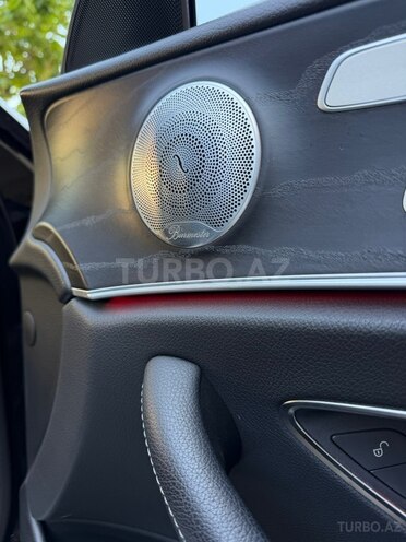 Mercedes E 300-7