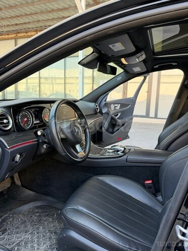 Mercedes E 300-9