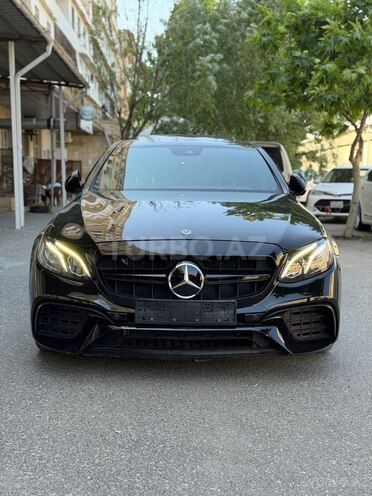 Mercedes E 300-1