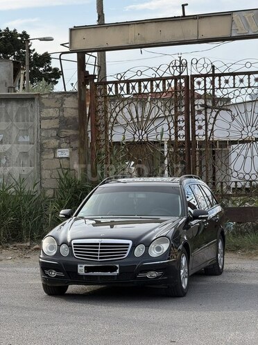 Mercedes E 220-2