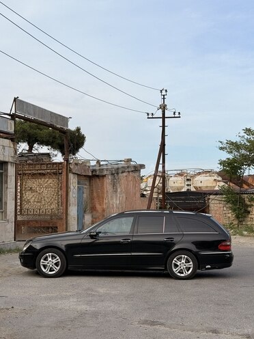 Mercedes E 220-10